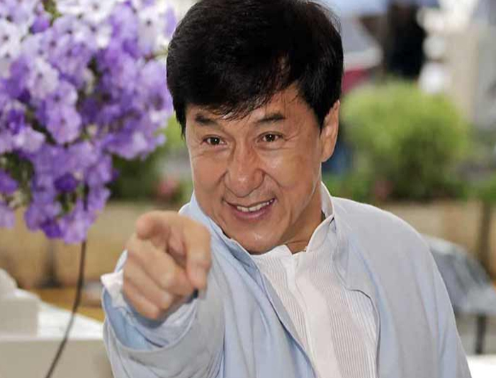 Jackie Chan se retira de las patadas